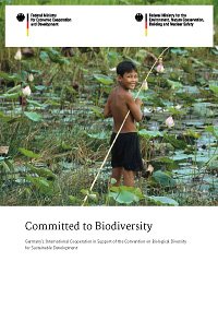 Titelseite der Broschüre Committed to Biodiversity